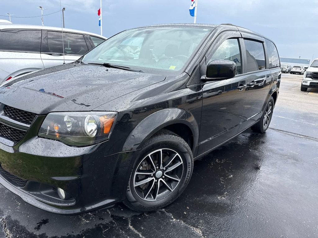 Used 2019 Dodge Grand Caravan SE Plus Van Passenger Van