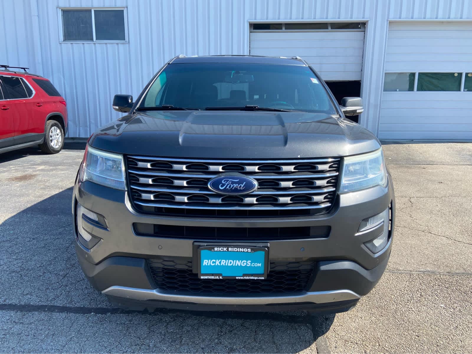 2016 Ford Explorer XLT photo 2