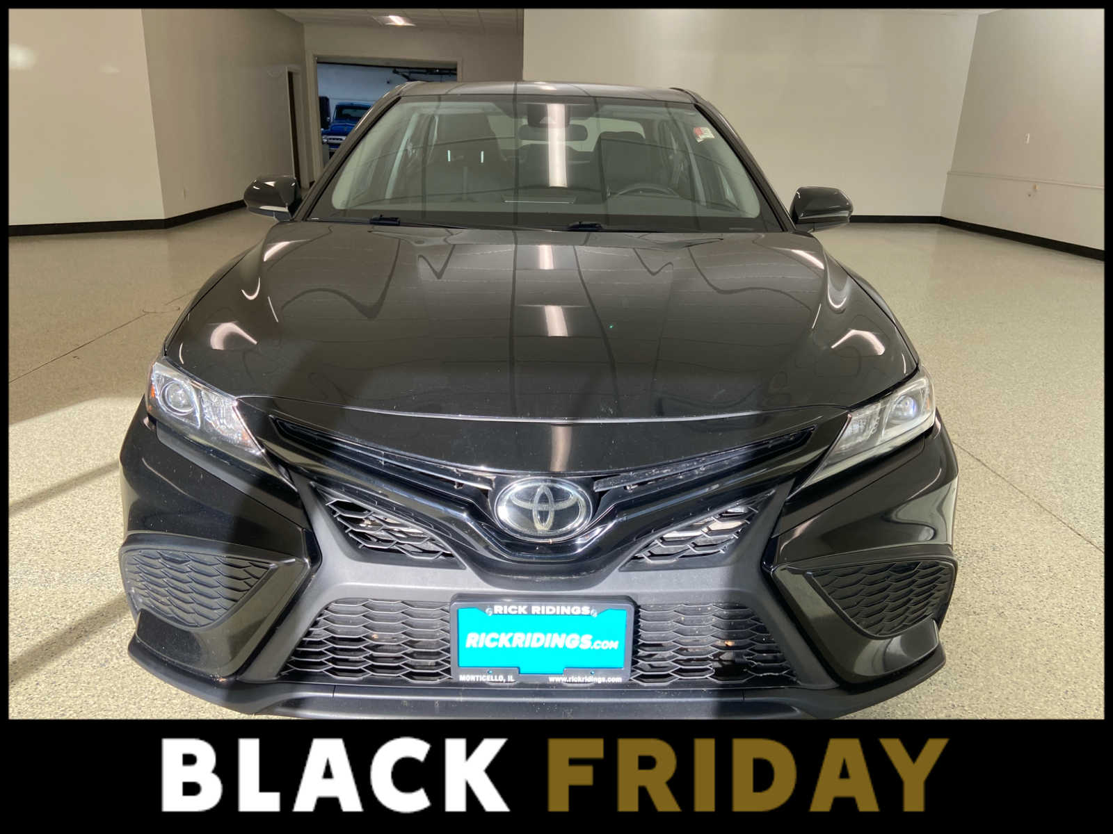 2021 Toyota Camry SE photo 2