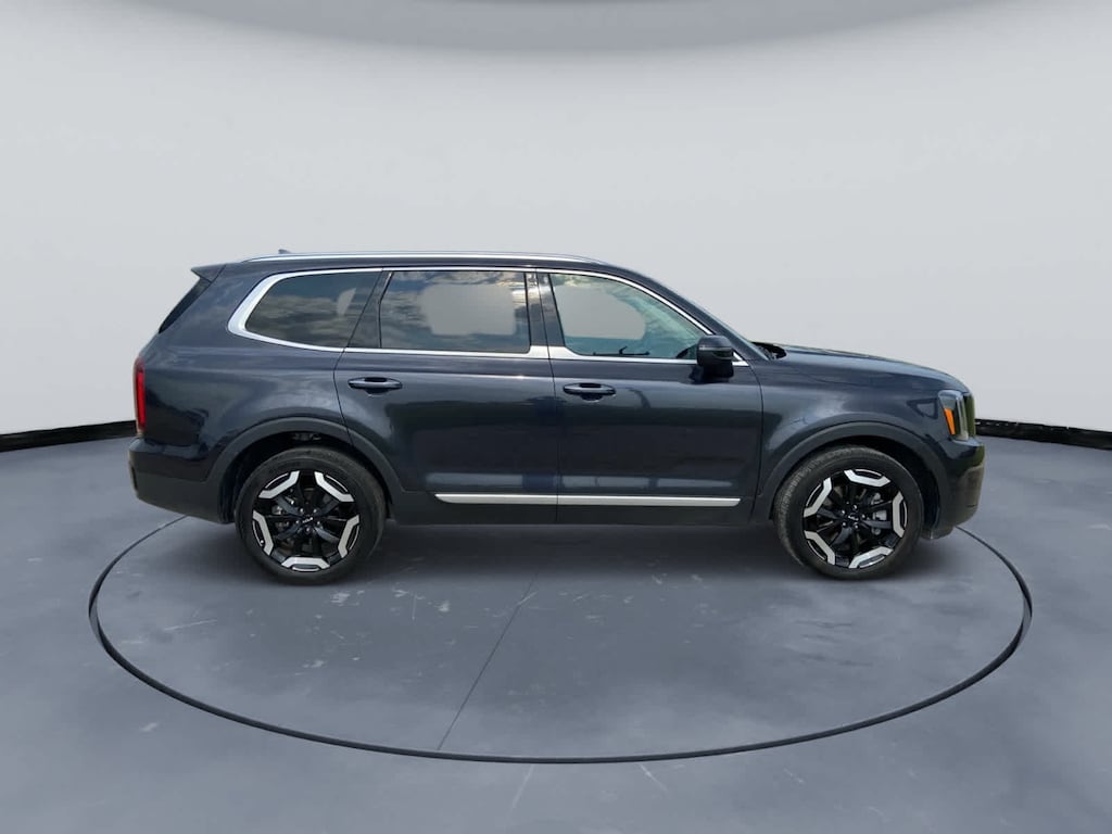 Used 2025 Kia Telluride S SUV