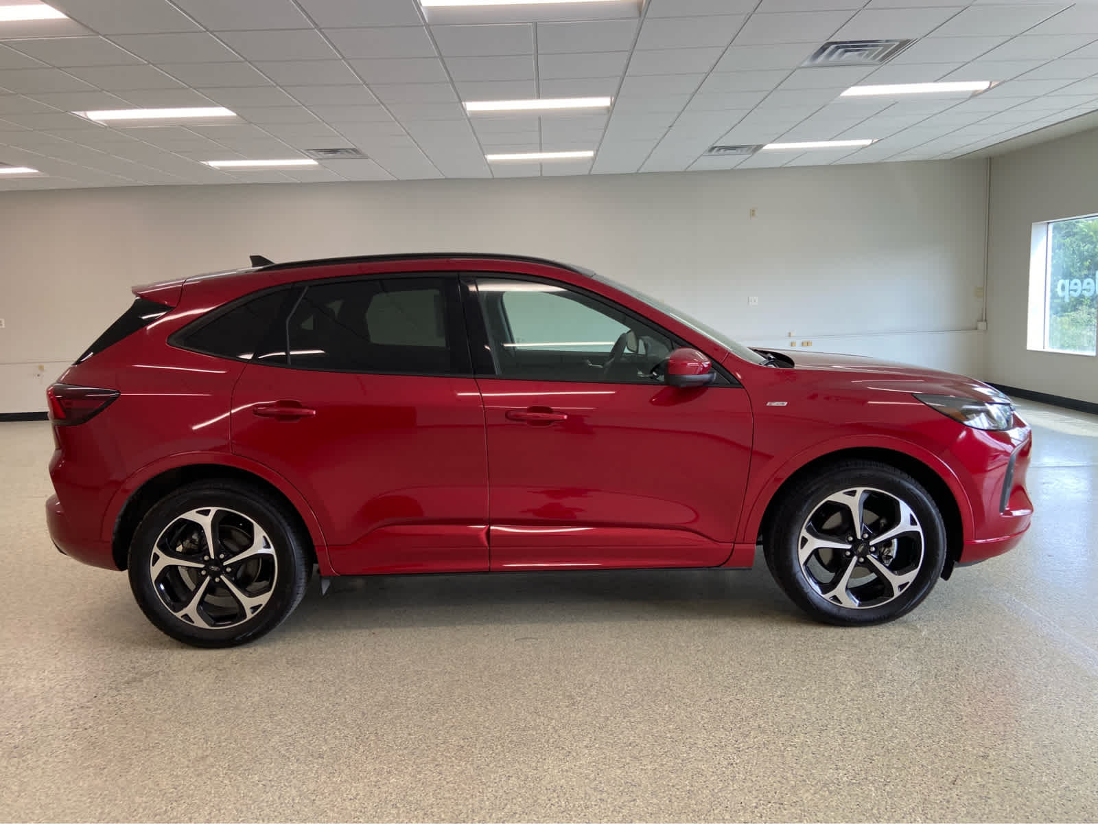 2023 Ford Escape ST-Line Select photo 4