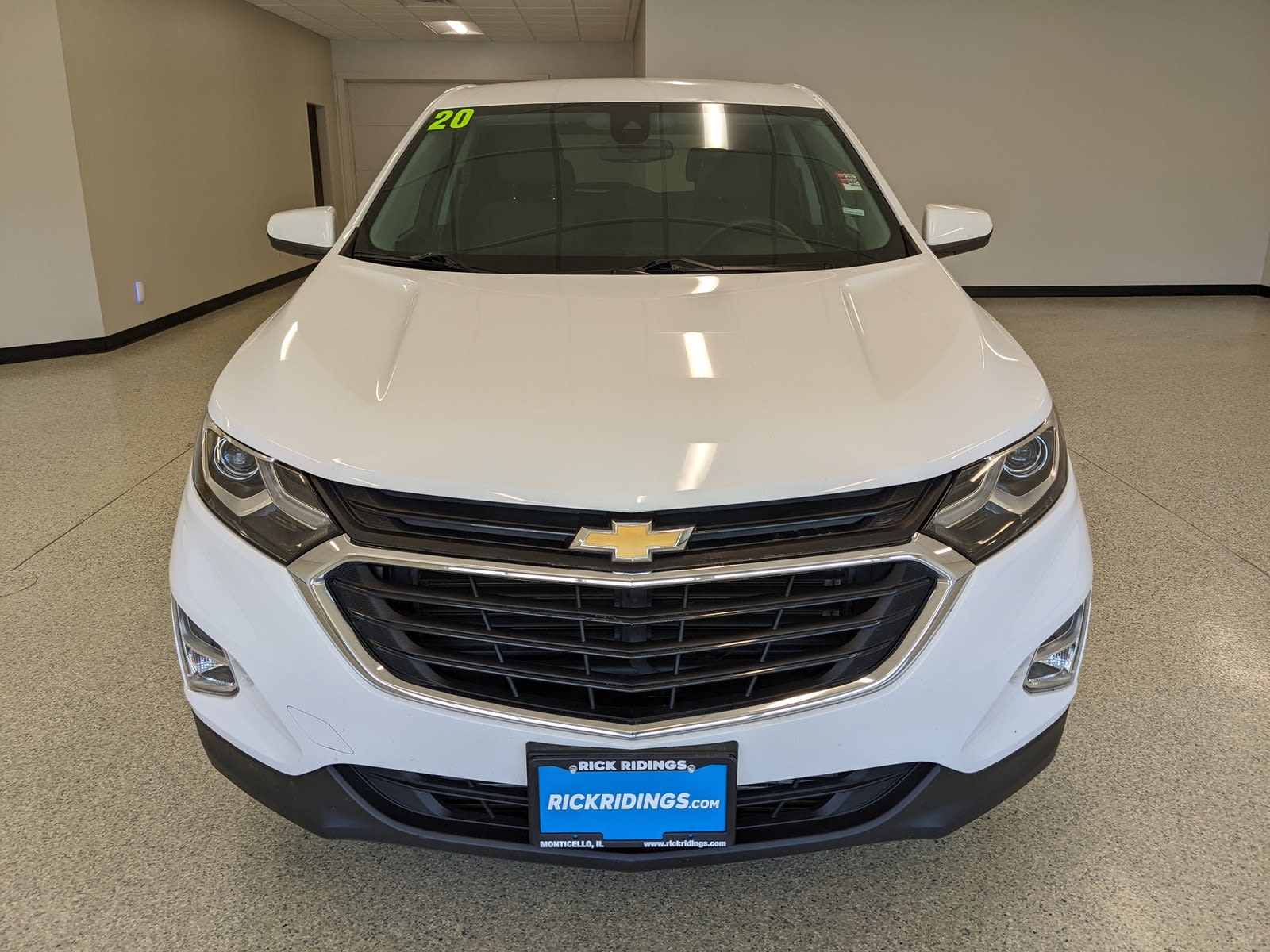 Used 2020 Chevrolet Equinox LT with VIN 2GNAXKEV1L6216636 for sale in Monticello, IL