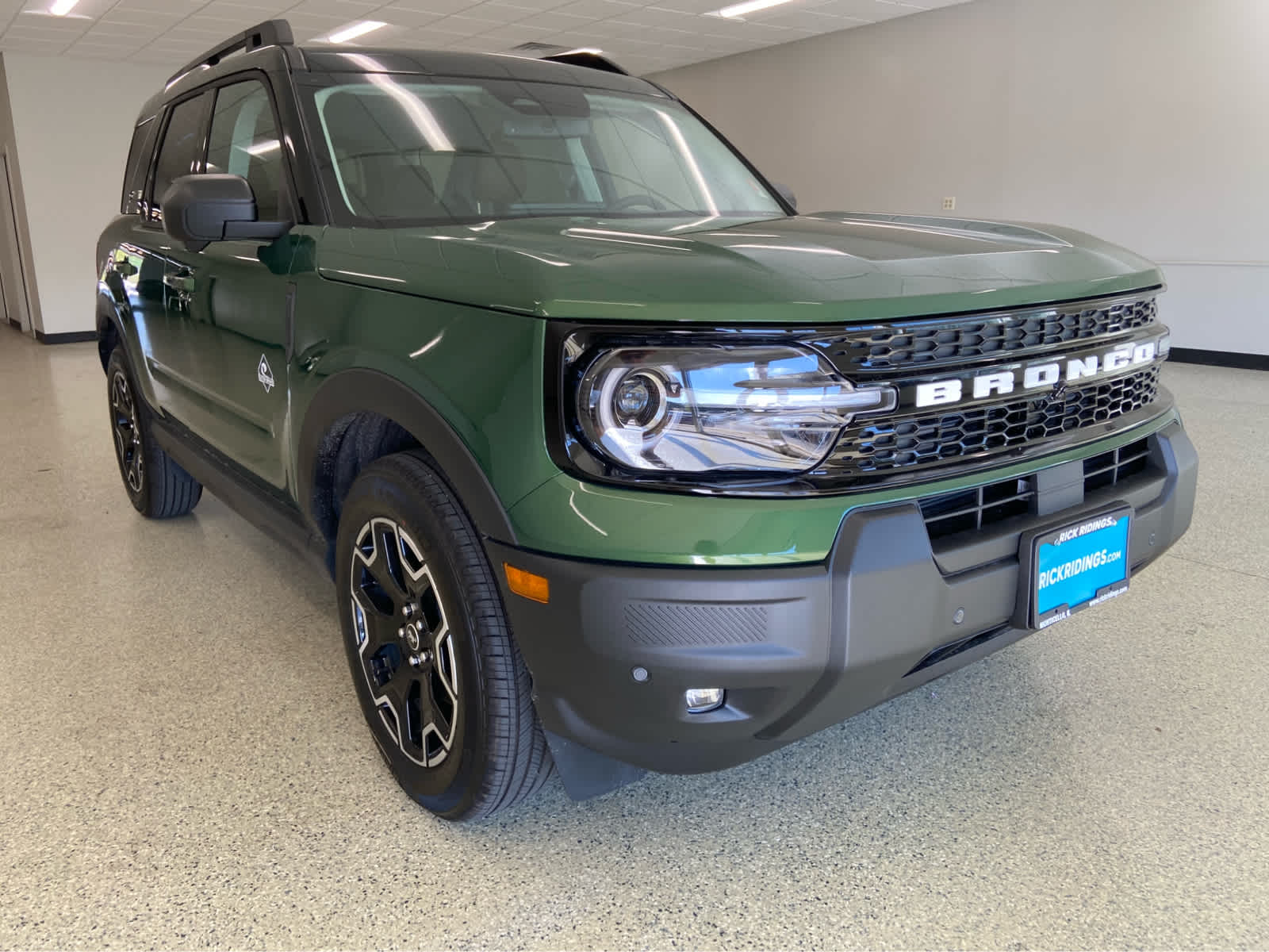 2025 Ford Bronco Sport Outer Banks photo 3