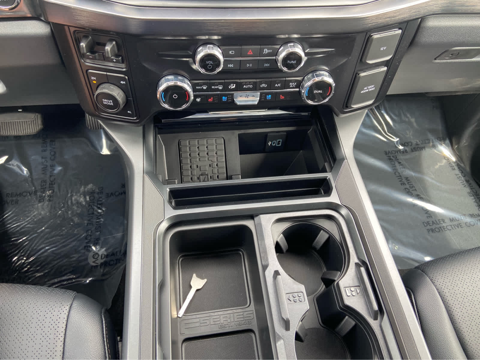 2026 Ford F-350 Super Duty Lariat - Photo 30