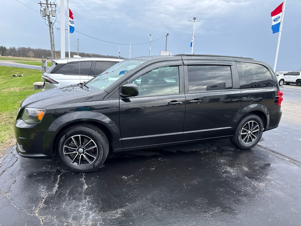 Used 2019 Dodge Grand Caravan SE Plus Van Passenger Van