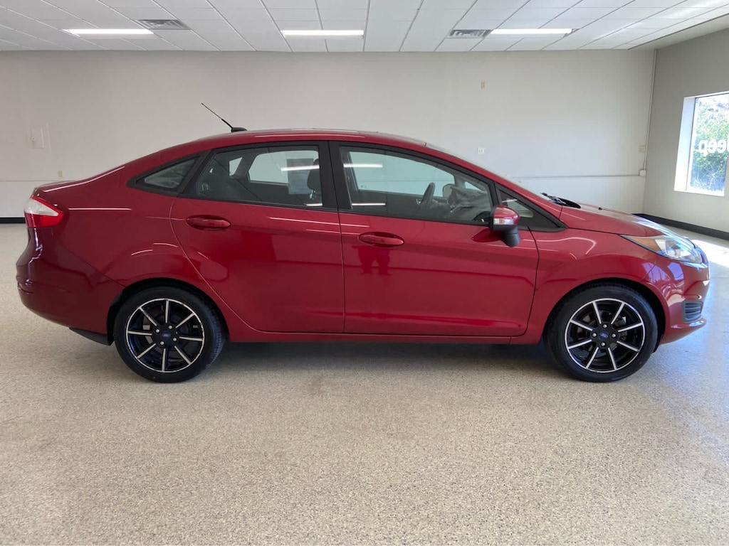 Used 2016 Ford Fiesta SE Sedan