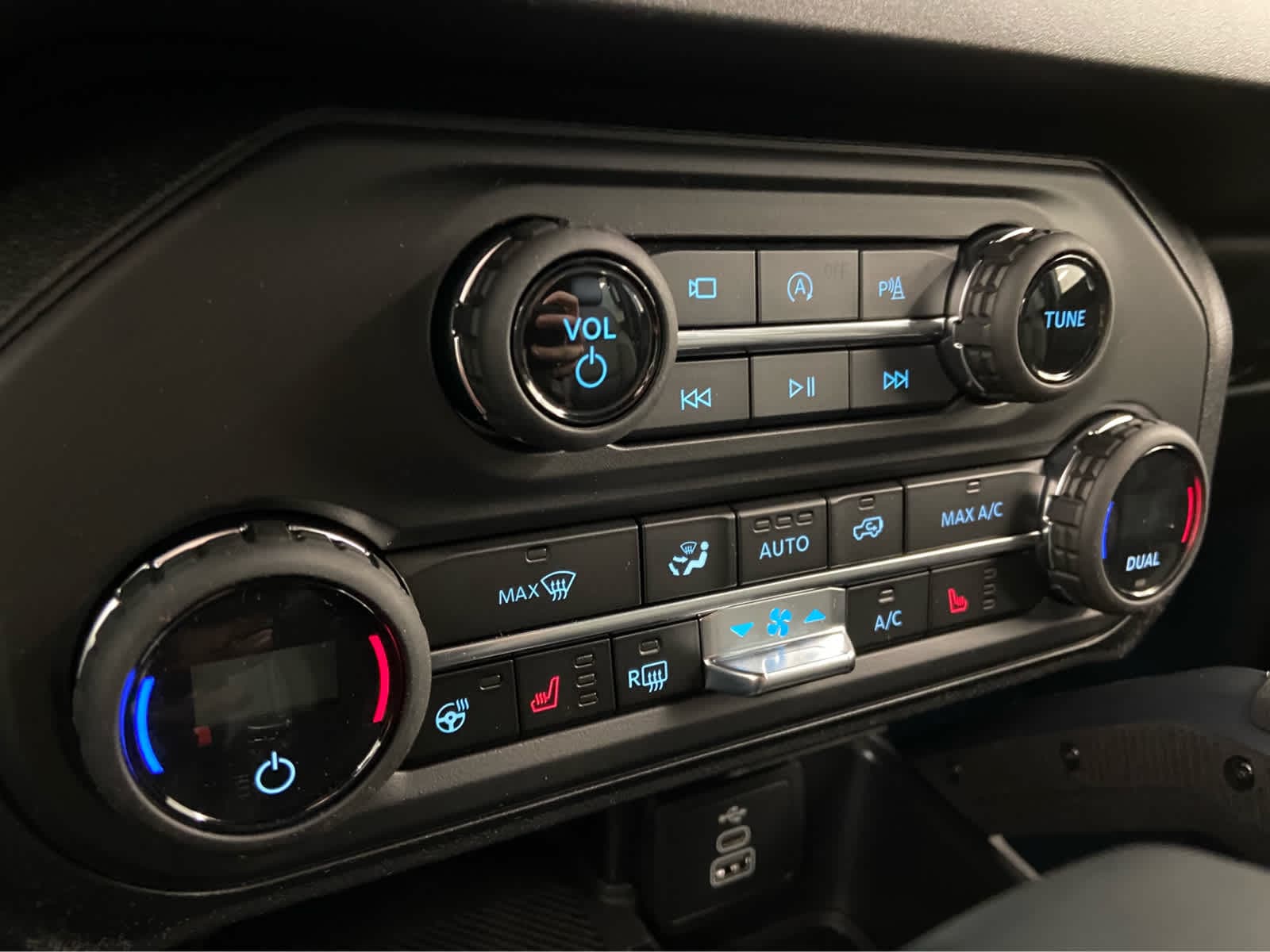 2026 Ford Bronco 4-Door Outer Banks - Photo 33