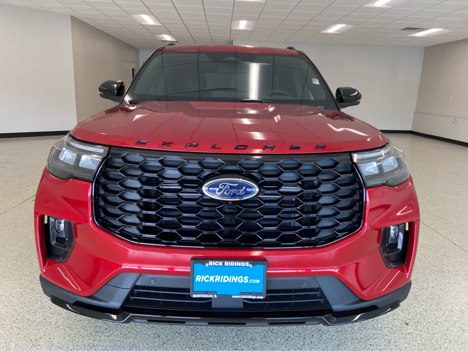 2025 Ford Explorer ST-Line photo 2