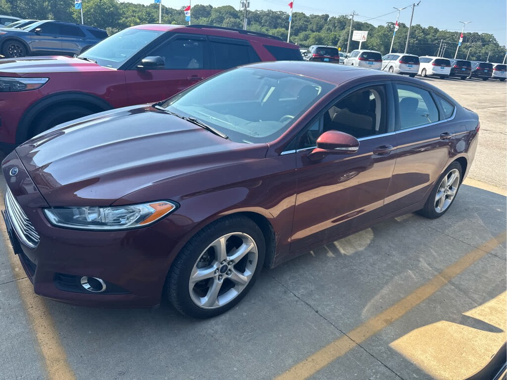 Used 2016 Ford Fusion SE Sedan