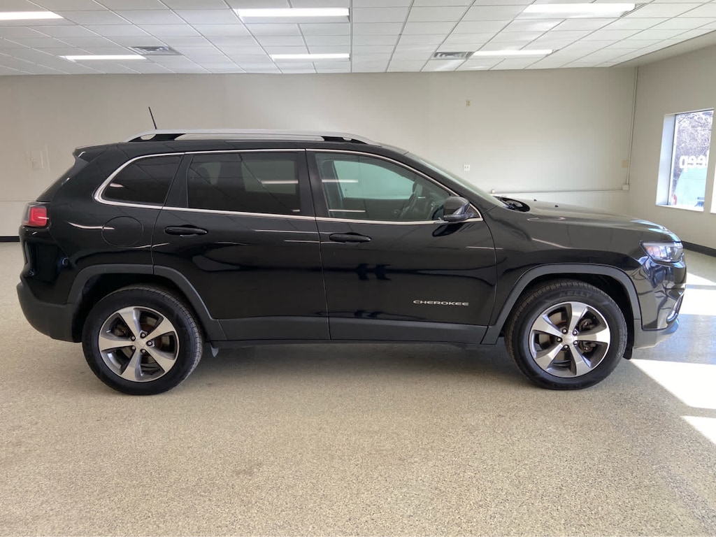 Used 2019 Jeep Cherokee Limited SUV