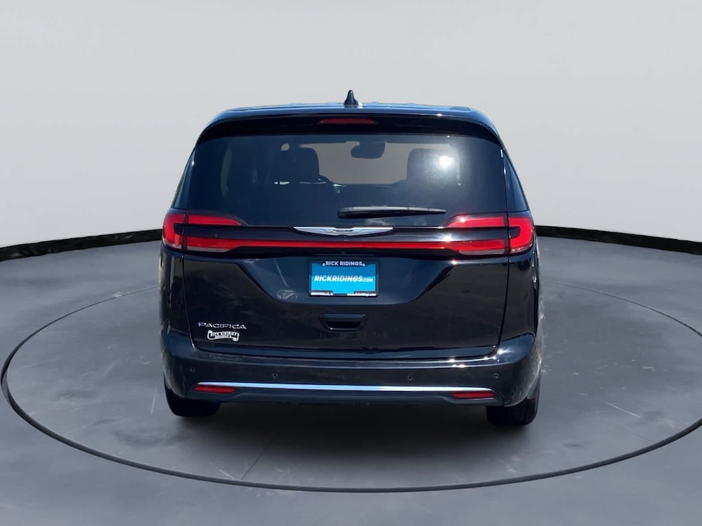 Used 2024 Chrysler Pacifica Touring L Van Passenger Van