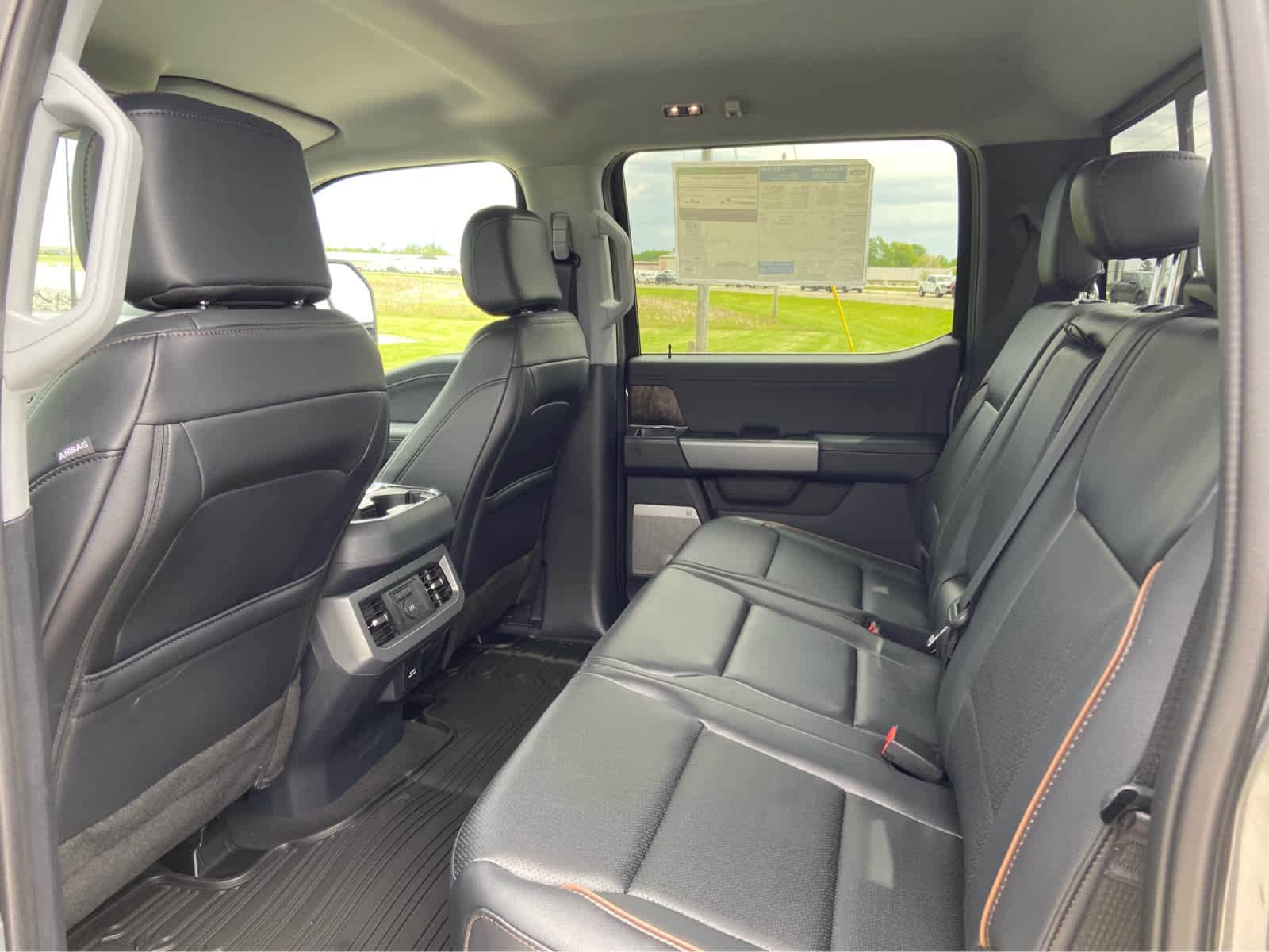 2026 Ford F-350 Super Duty Lariat - Photo 13