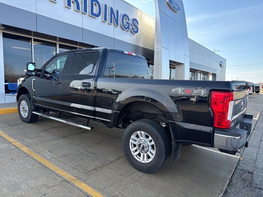 Used 2017 Ford Super Duty F-250 SRW XLT 4WD Crew Cab 6.75 Box Truck Crew Cab