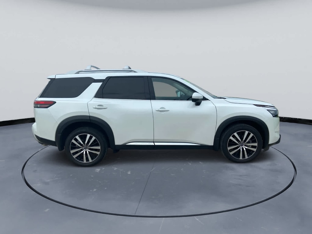 Used 2025 Nissan Pathfinder Platinum SUV