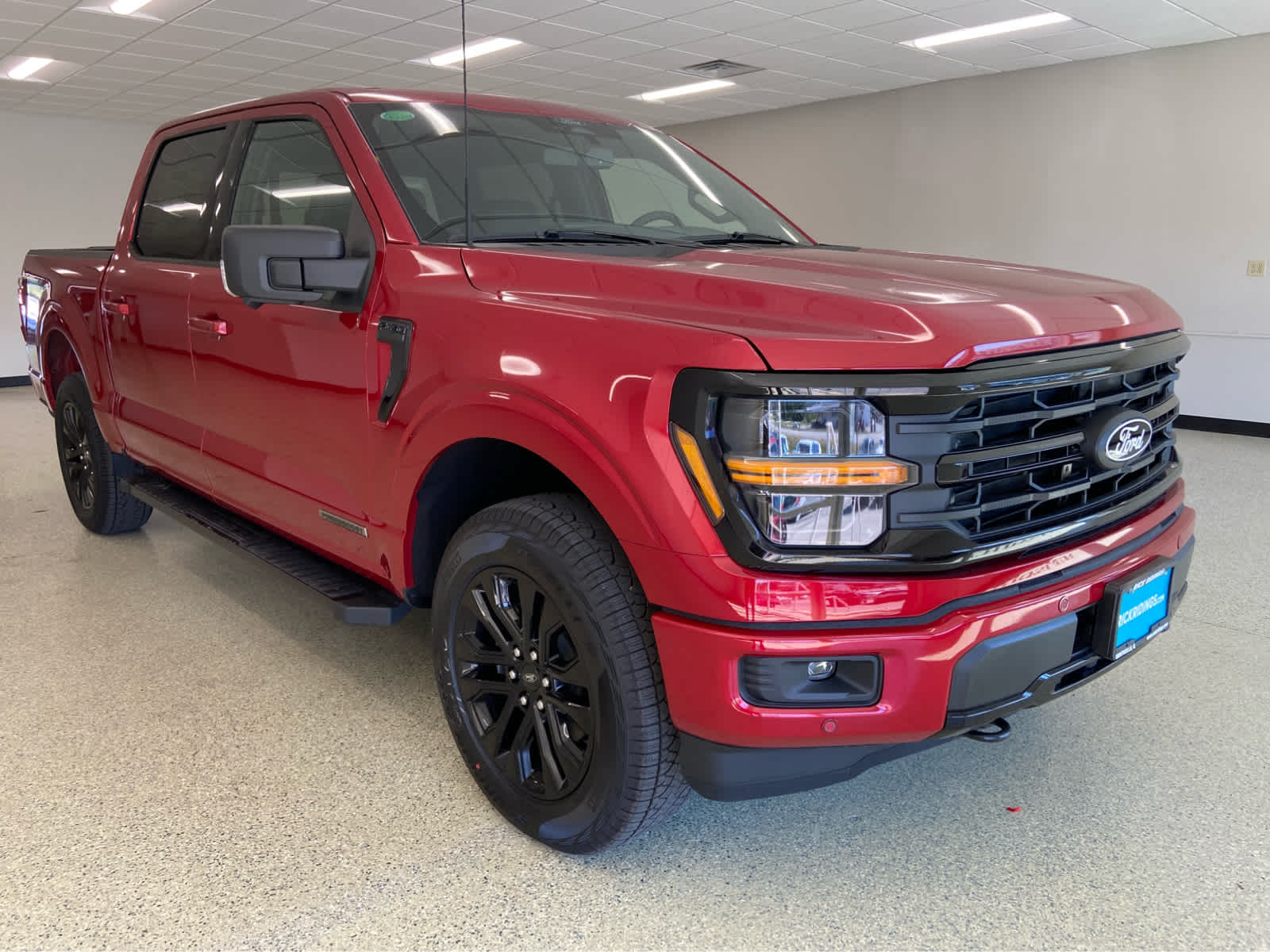 2025 Ford F-150 XLT photo 3