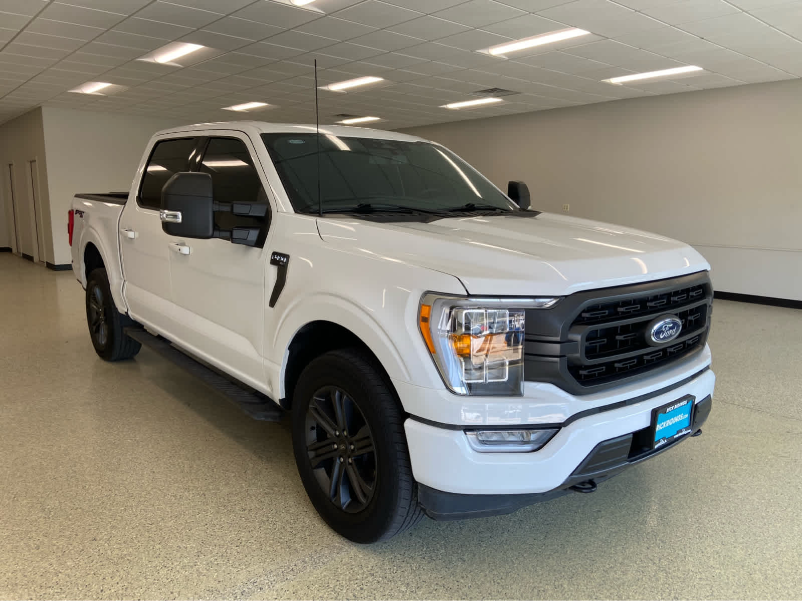 2023 Ford F-150 XLT photo 3