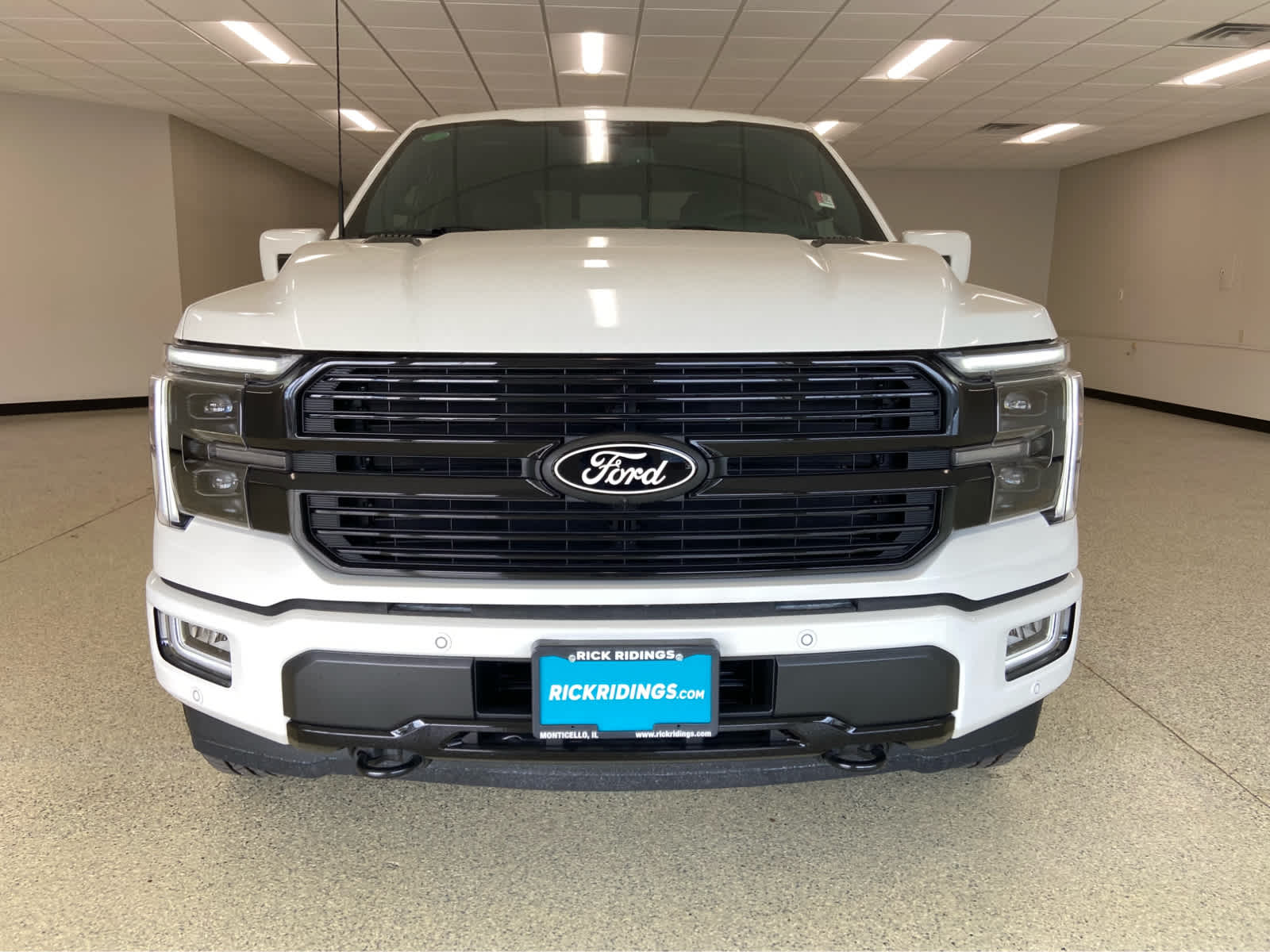 2025 Ford F-150 Platinum photo 2