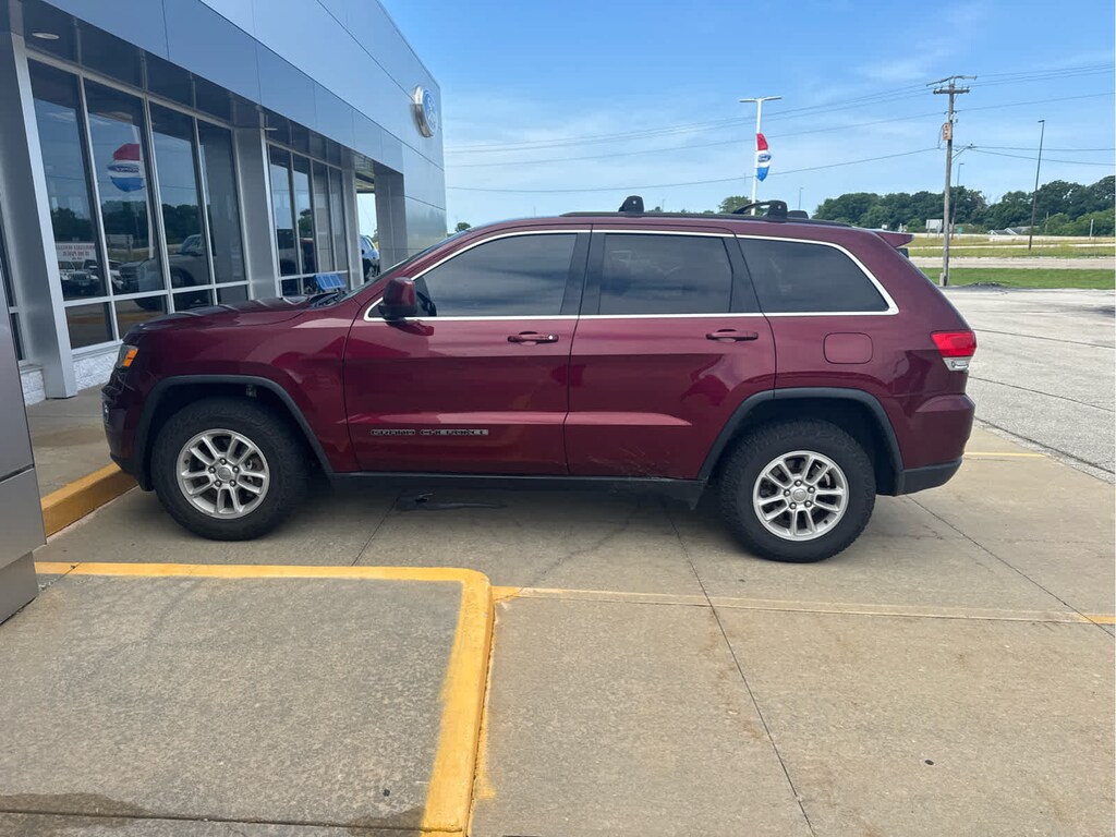 Used 2018 Jeep Grand Cherokee Laredo SUV