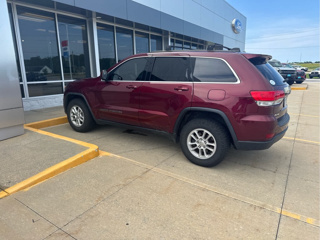 Used 2018 Jeep Grand Cherokee Laredo SUV