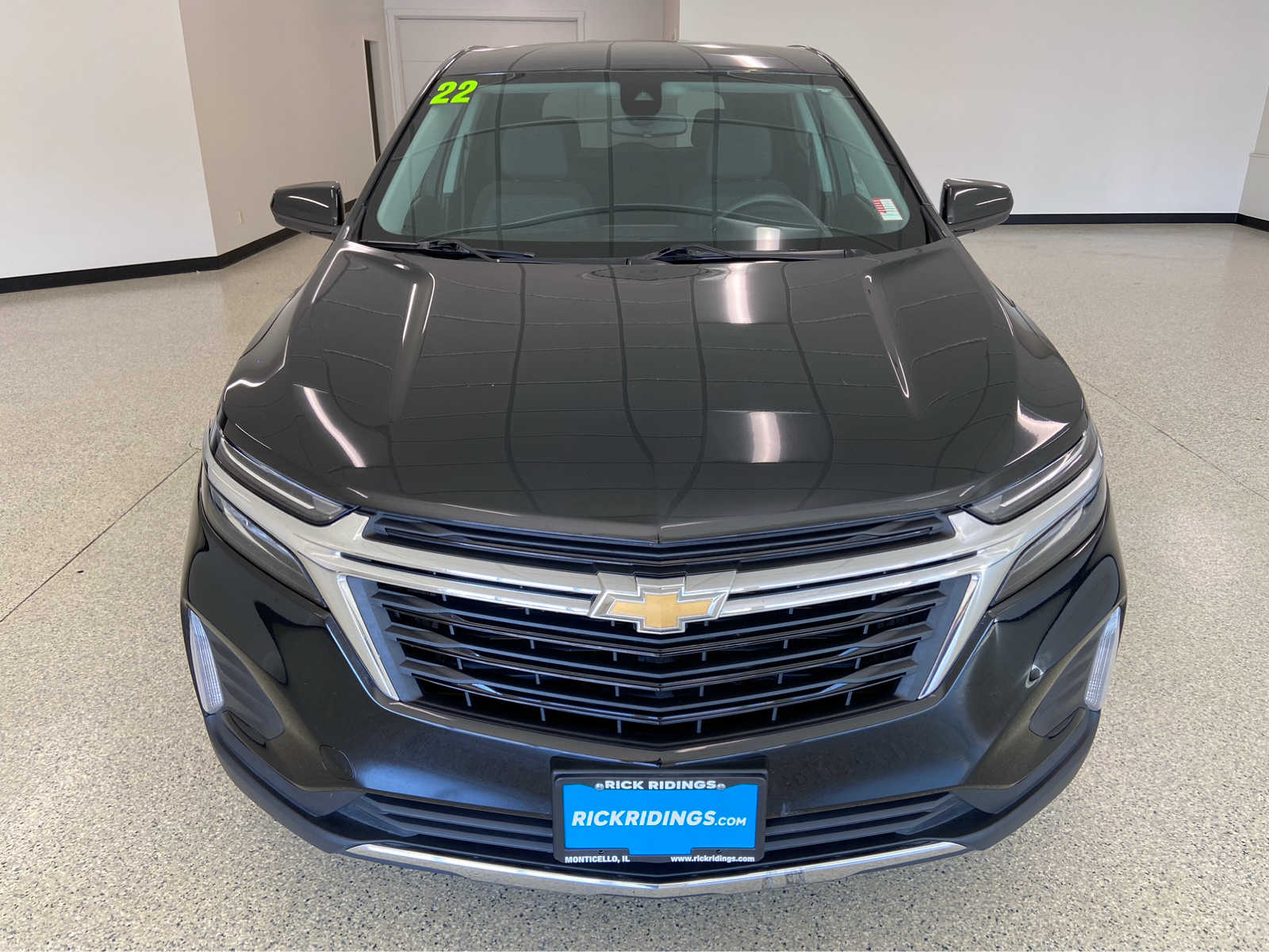 Used 2022 Chevrolet Equinox LT with VIN 3GNAXUEV0NL115999 for sale in Monticello, IL