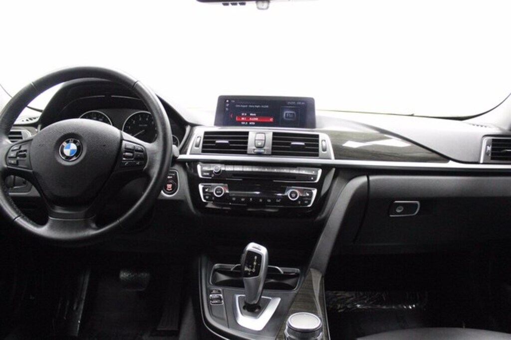 Used 2018 BMW 320i xDrive Sedan