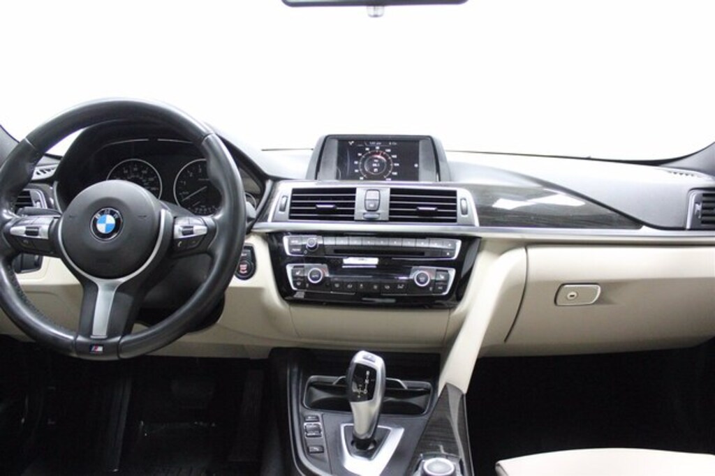 Used 2017 BMW 320i Sedan