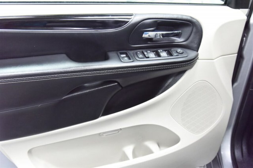 Used 2017 Dodge Grand Caravan SXT Van