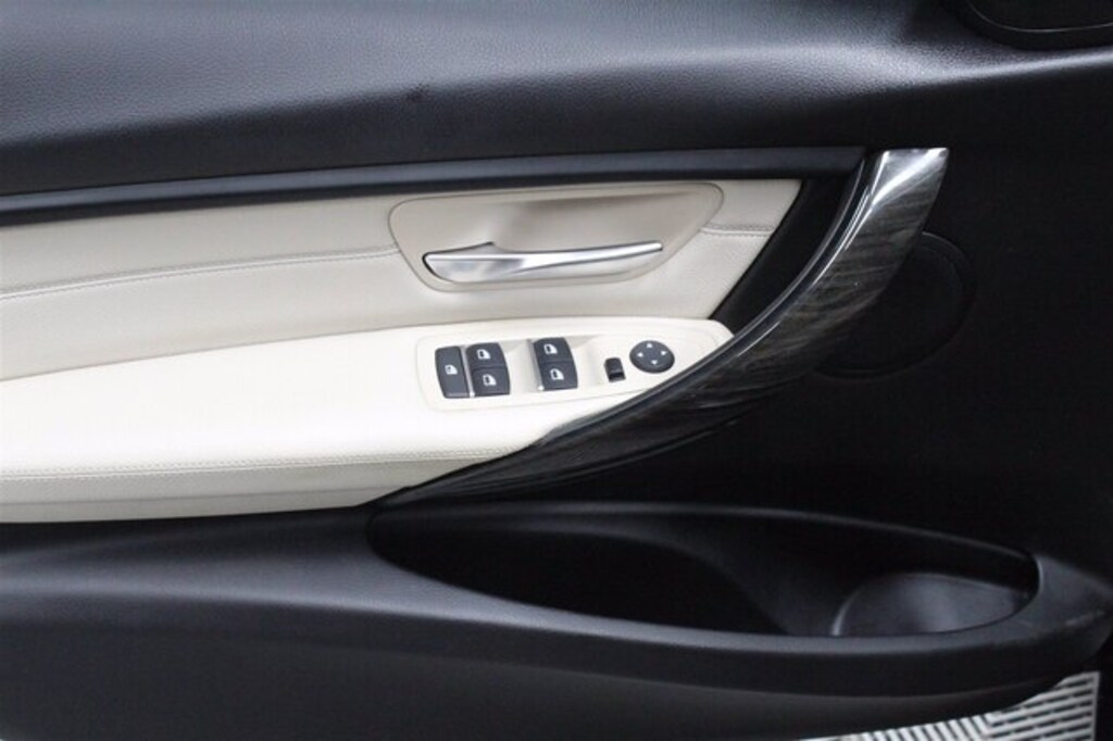 Used 2017 BMW 320i Sedan