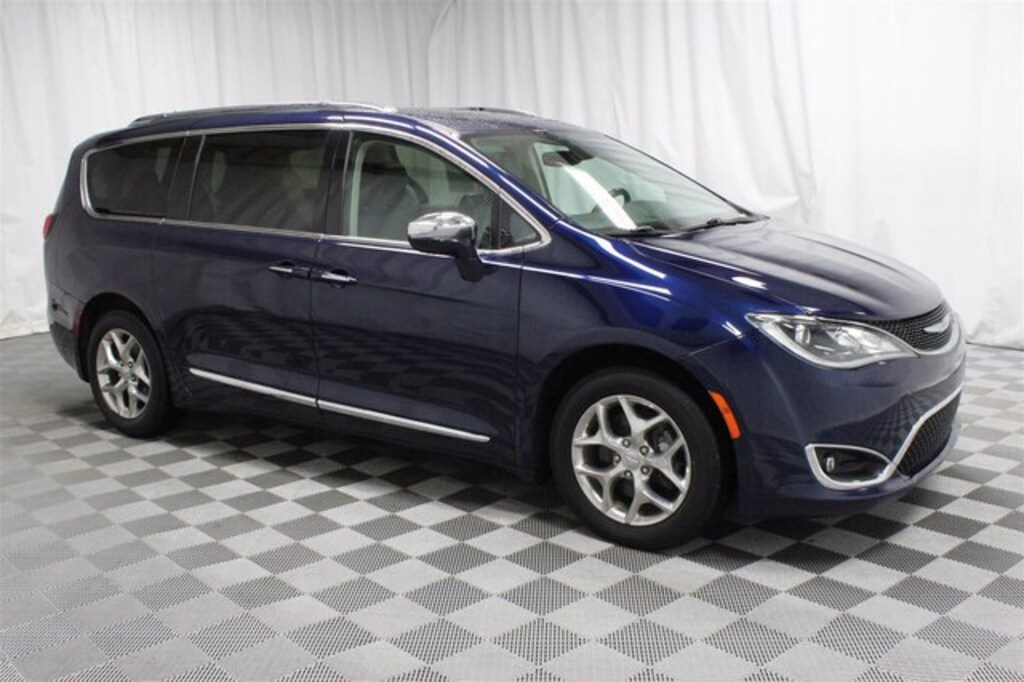 Used 2018 Chrysler Pacifica Limited Van