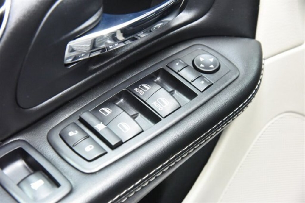 Used 2017 Dodge Grand Caravan SXT Van