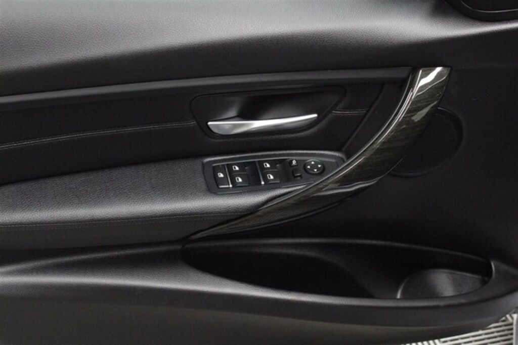 Used 2018 BMW 320i xDrive Sedan