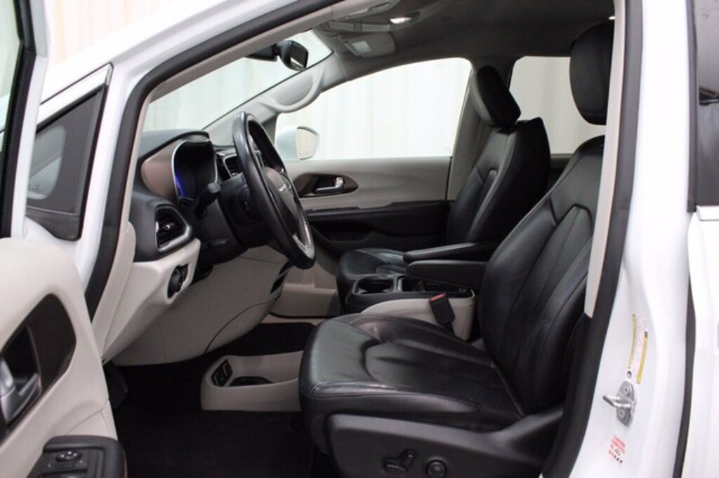 Used 2019 Chrysler Pacifica Touring L Van Passenger Van