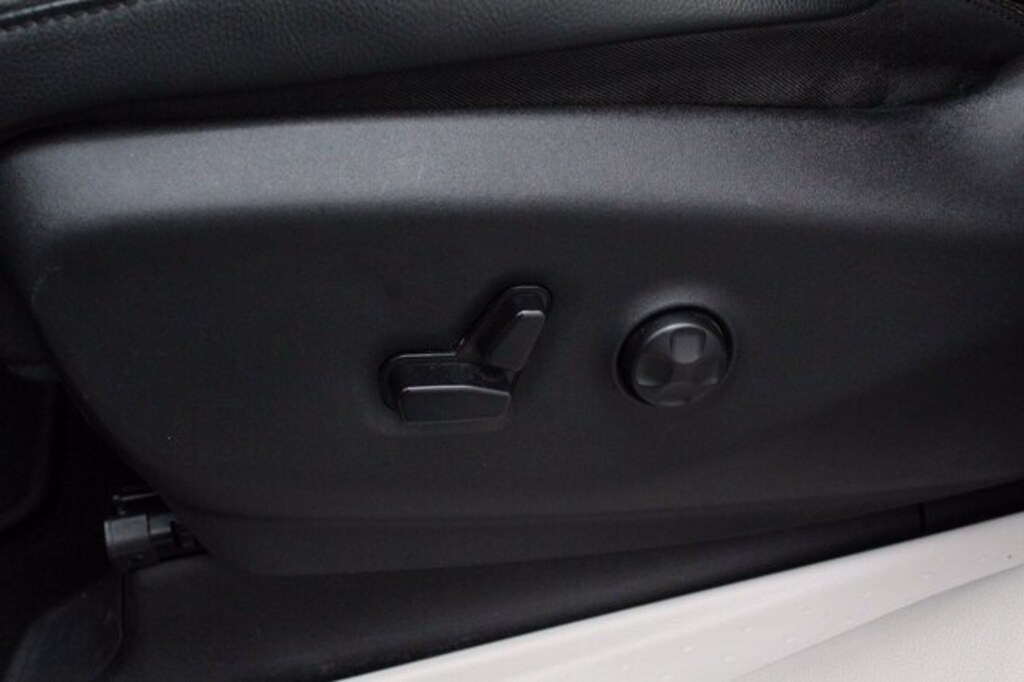 Used 2019 Chrysler Pacifica Touring L Van Passenger Van