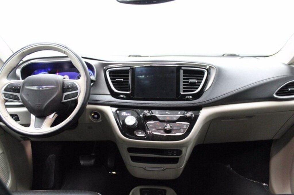 Used 2018 Chrysler Pacifica Limited Van