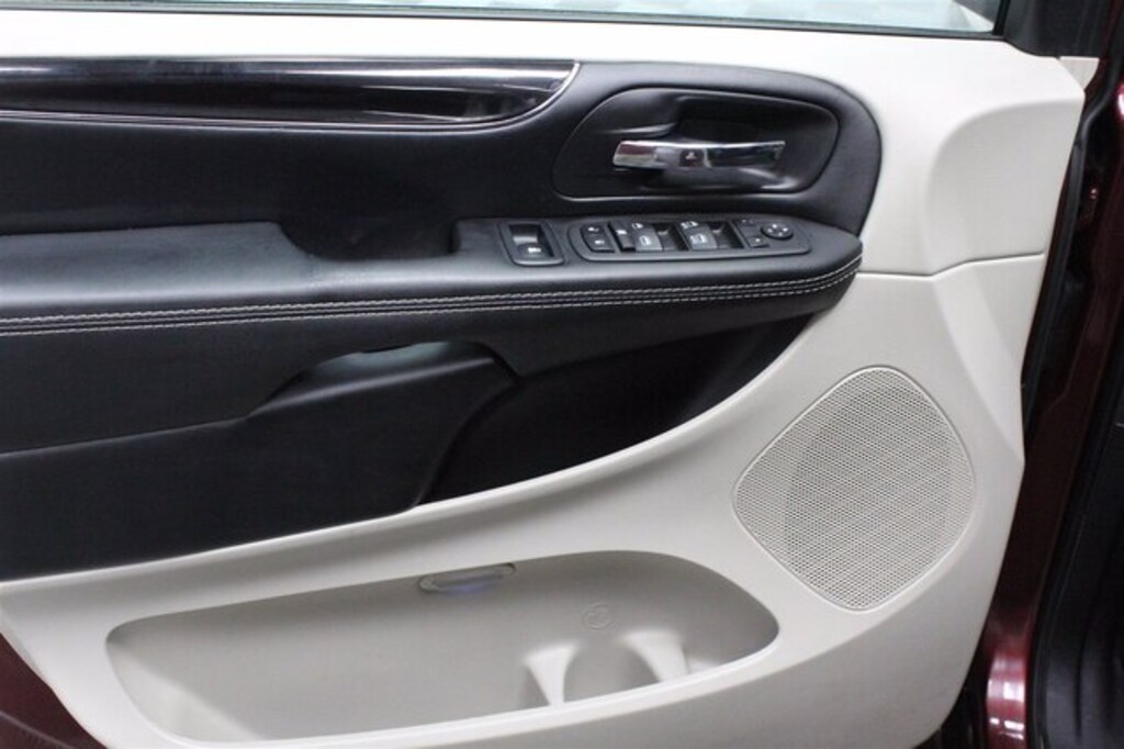 Used 2019 Dodge Grand Caravan SXT Van Passenger Van