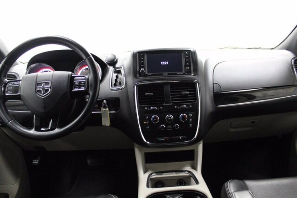 Used 2019 Dodge Grand Caravan SXT Van Passenger Van