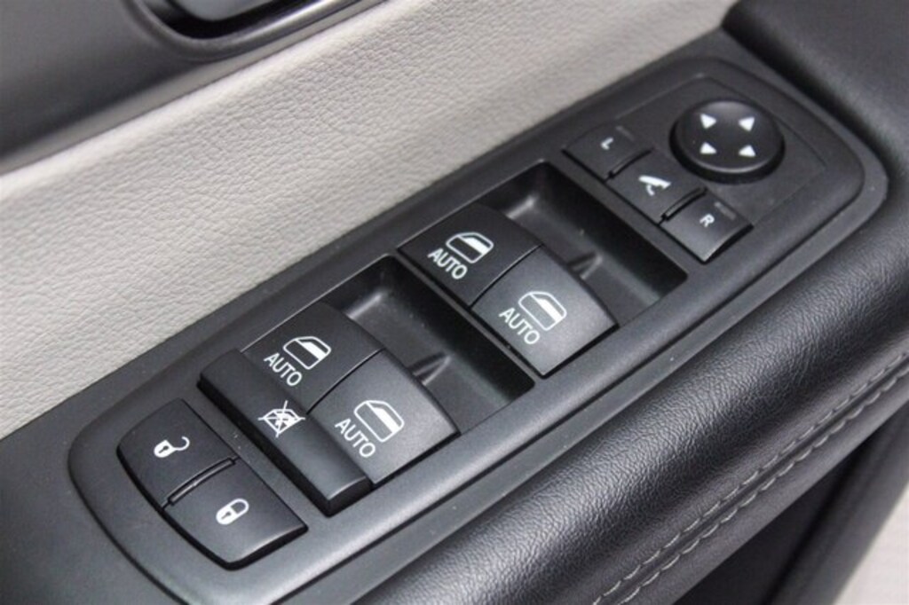 Used 2018 Chrysler Pacifica Limited Van