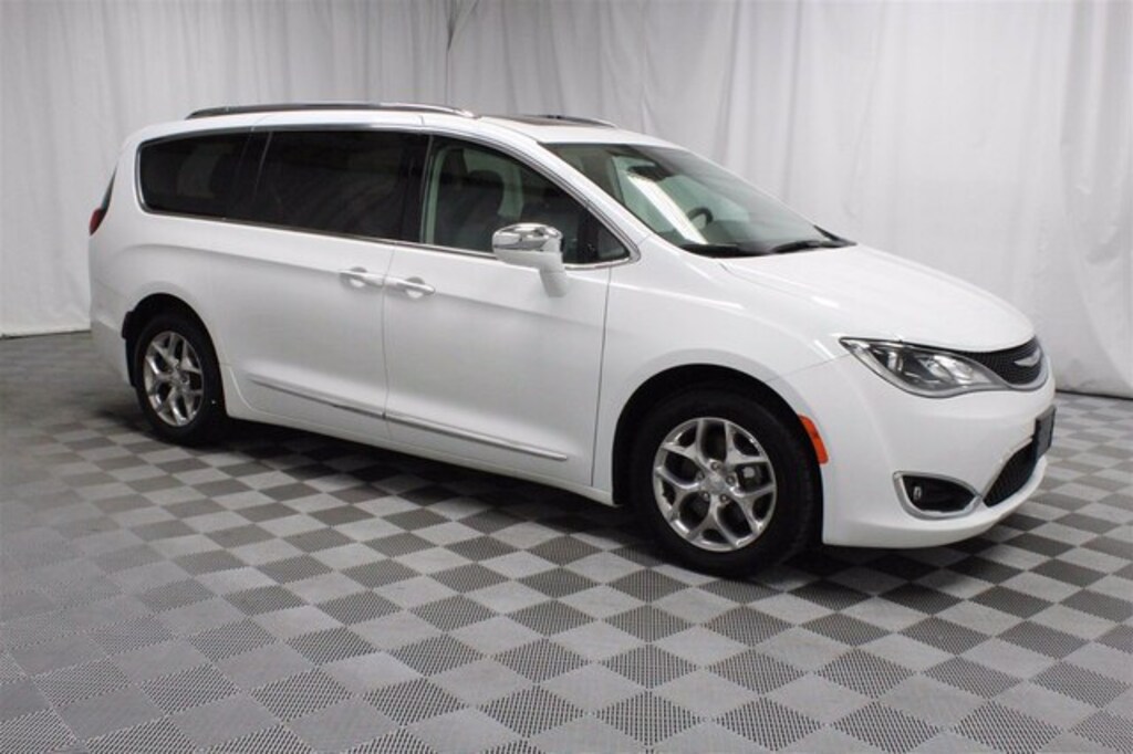 Used 2018 Chrysler Pacifica Limited Van