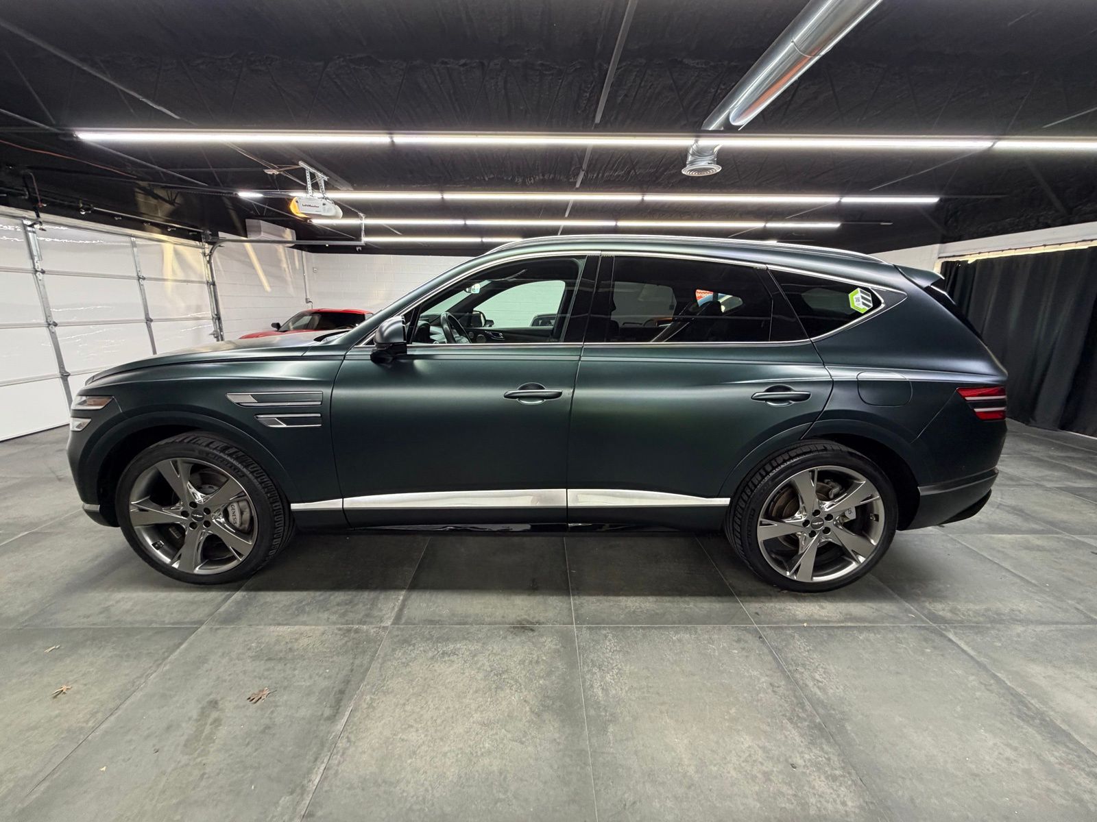 2023 Genesis GV80 - Image 3