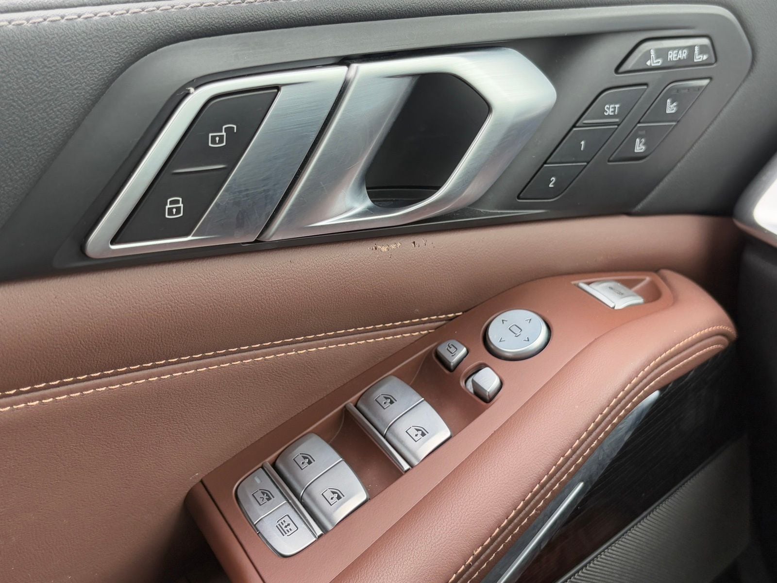 2023 BMW X7 thumbnail 36