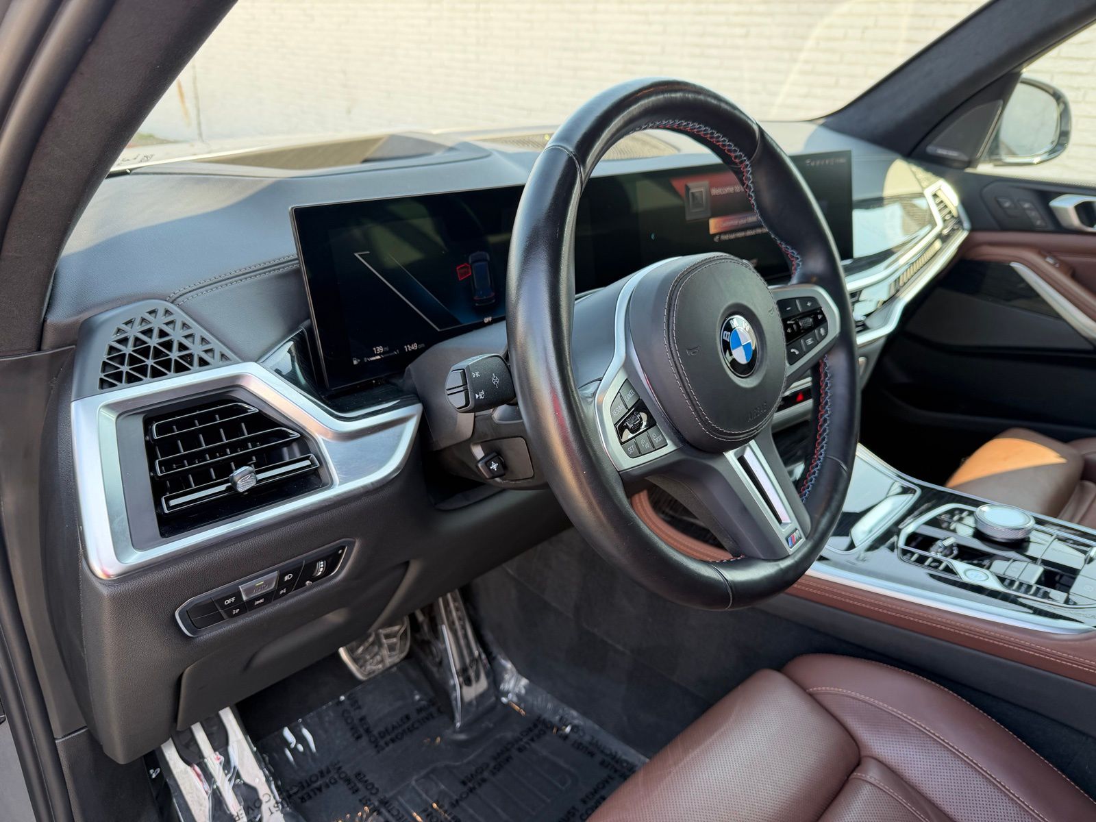 2023 BMW X7 thumbnail 18