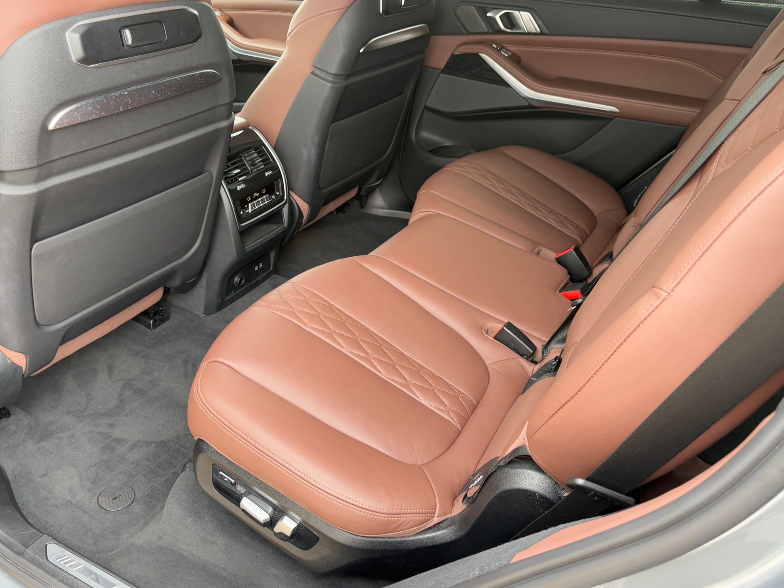 2023 BMW X7 thumbnail 42