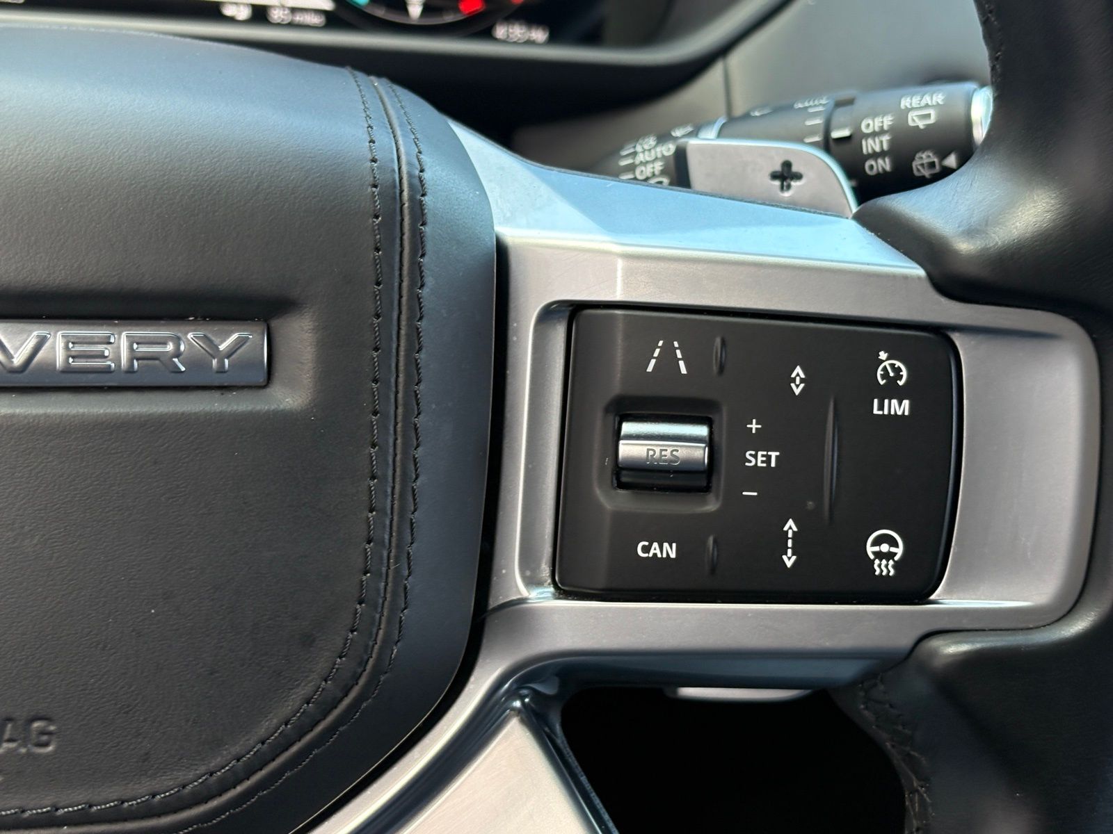 2024 Land Rover Discovery Metropolitan Edition - Photo 21