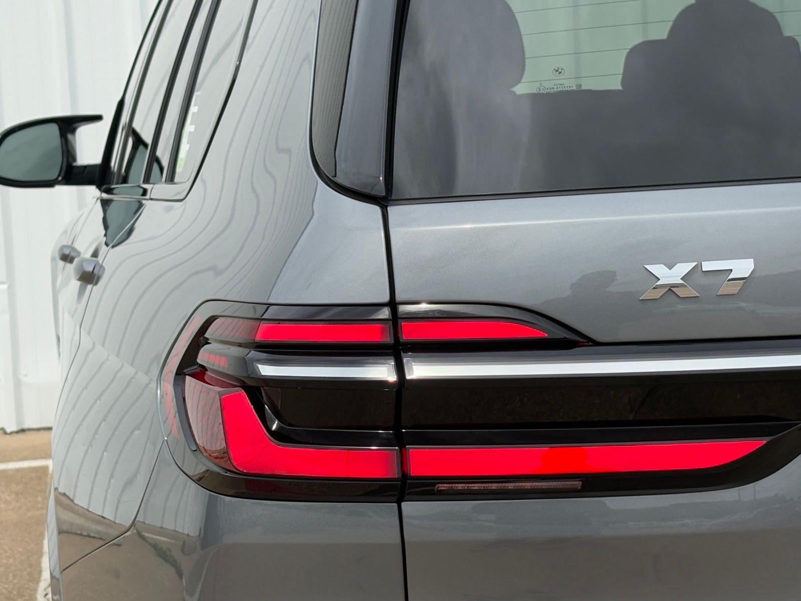 2023 BMW X7 thumbnail 16