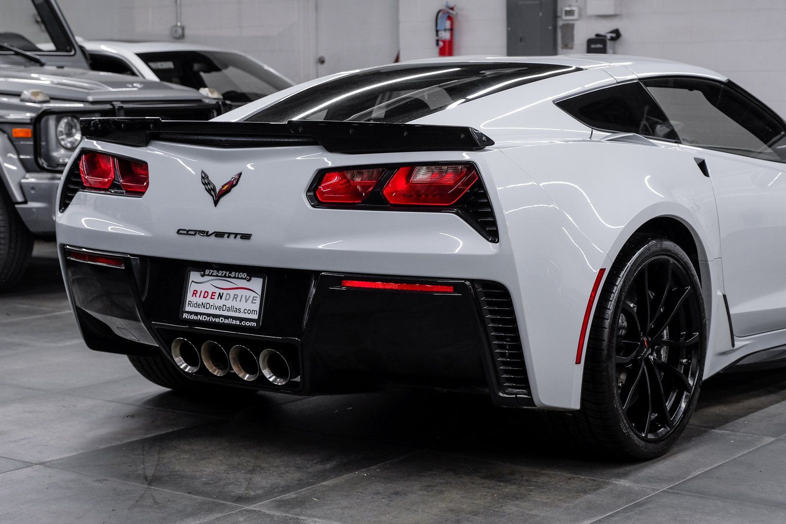 2018 Chevrolet Corvette 3LT - Photo 13