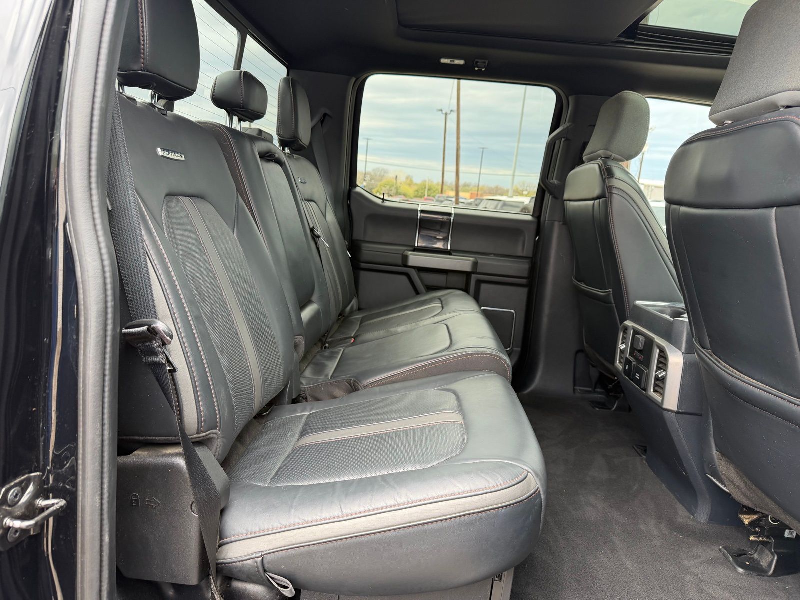 2022 Ford F-350 thumbnail 23