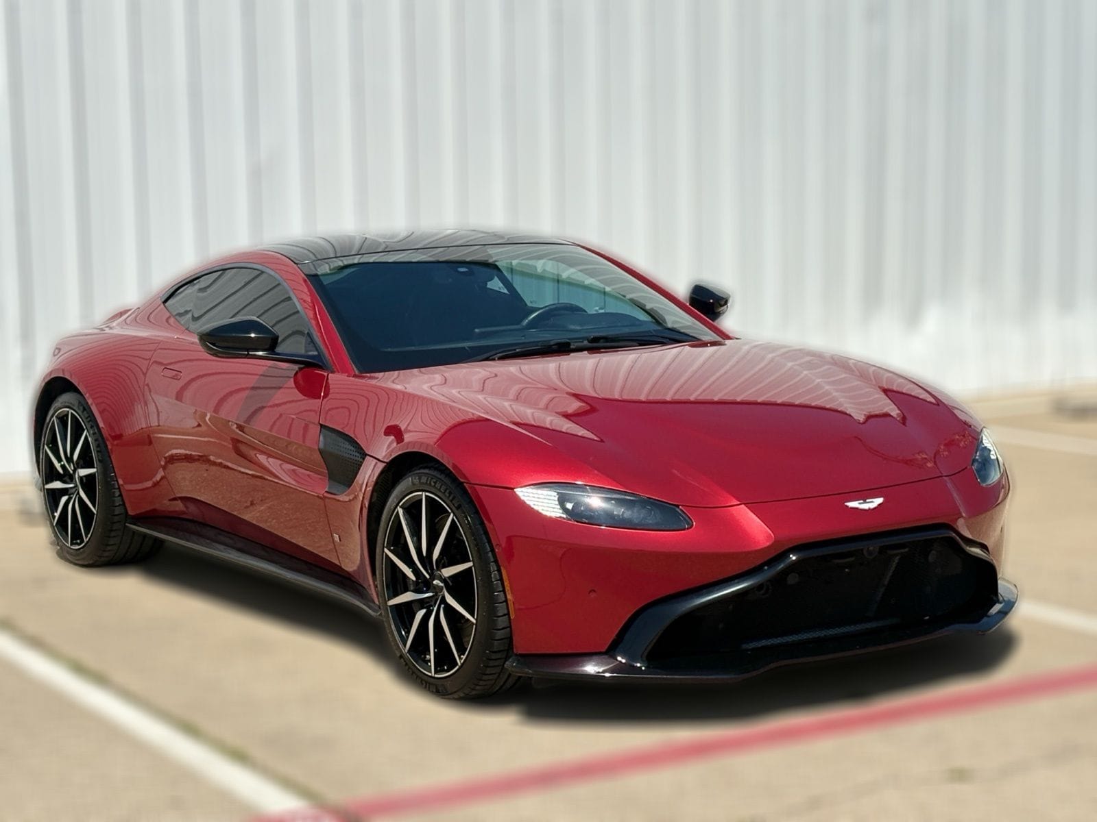 2019 Aston Martin Vantage thumbnail 6