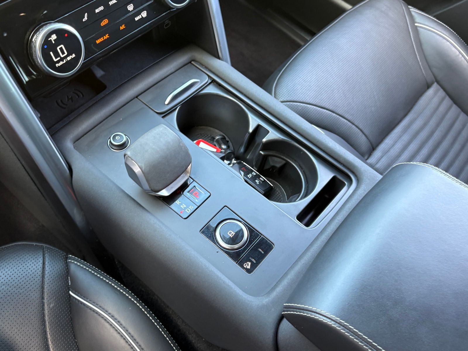 2024 Land Rover Discovery Metropolitan Edition - Photo 22