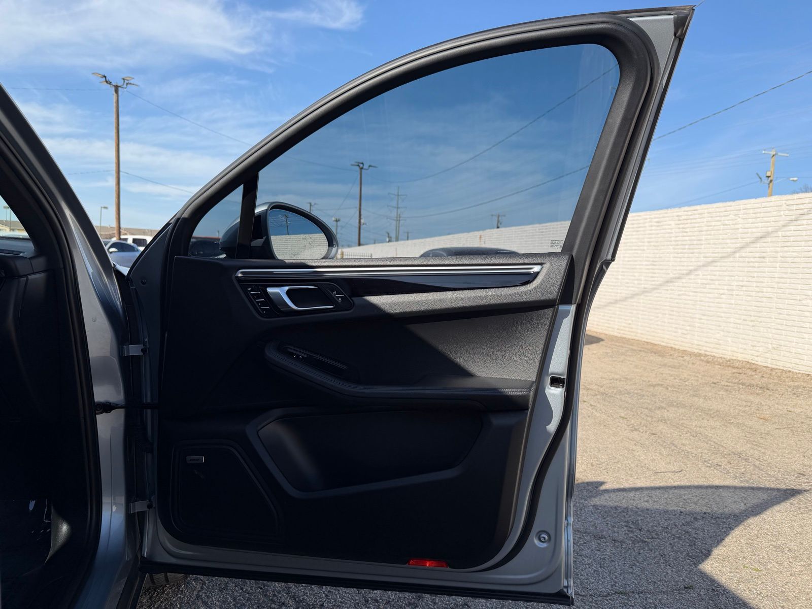 2020 Porsche Macan thumbnail 27