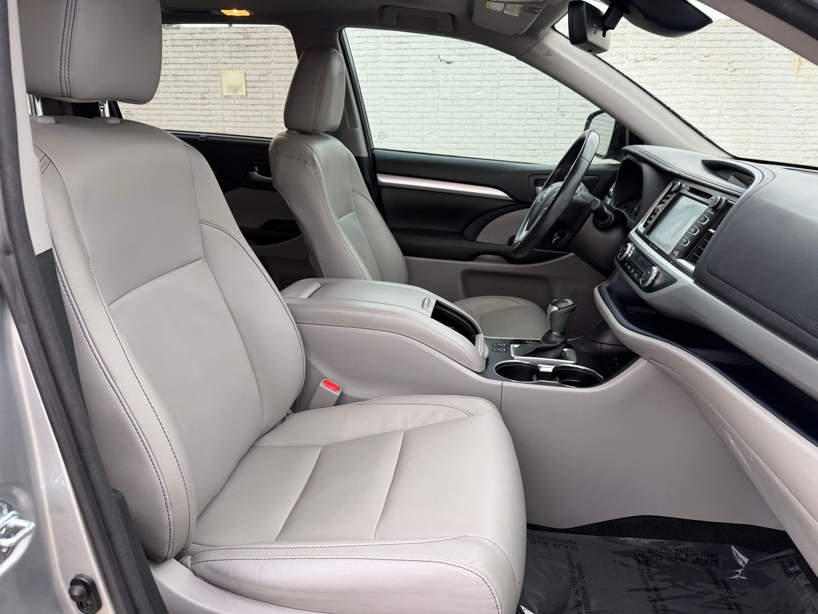 2017 Toyota Highlander thumbnail 25